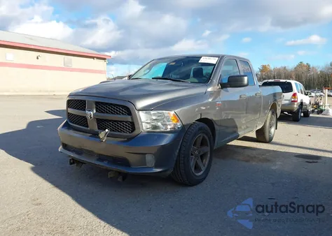 2013 Ram 1500 Express z USA, uszkodzony, nr VIN 1C6RR7FT1DS681925